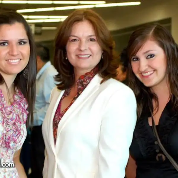 Cristela Cavazos,Yolanda Garza González y Perla Tamez