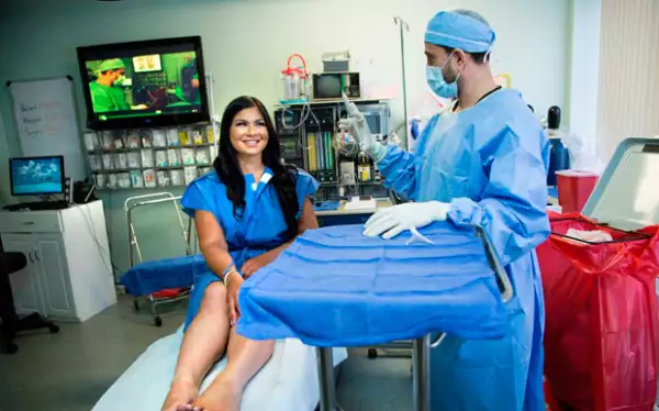 La cirugía fue realizada por un reconocido doctor de Miami.