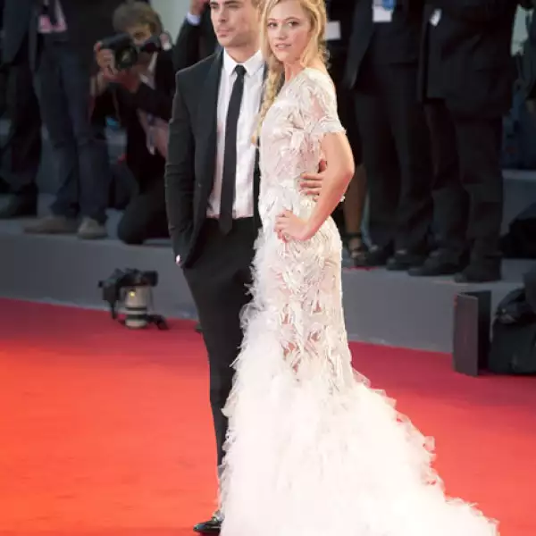 Zac Efron y Maika Monroe, en la premiere de `At Any Price´
