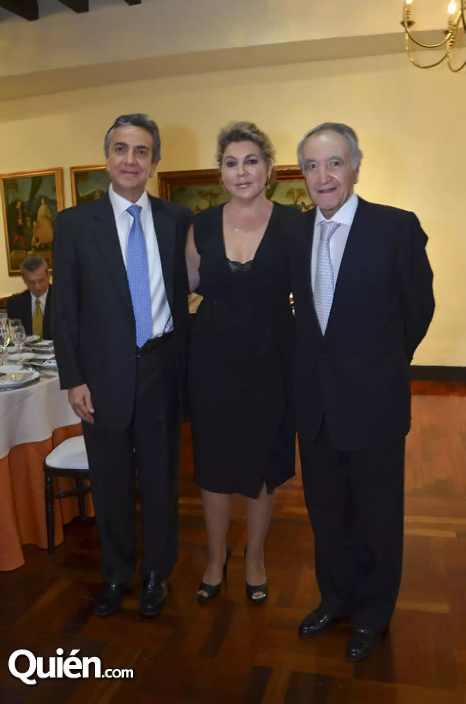 Patricio y Alejandra Magaña con Joel Rocha