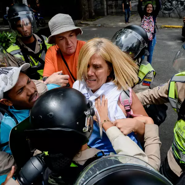 Varios grupos de manifestantes fueron heridos durante el operativo de seguridad del gobierno venezolano.