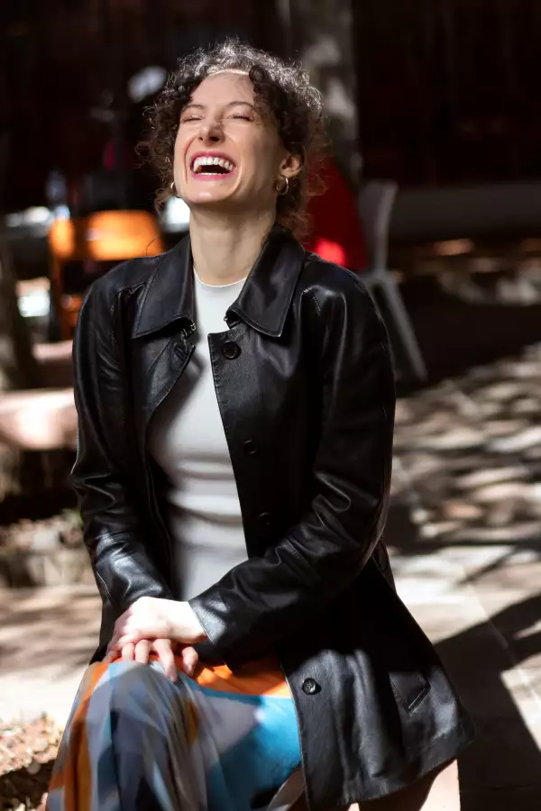 Retrato de Kaia Lana por Jonathan Saldaña.