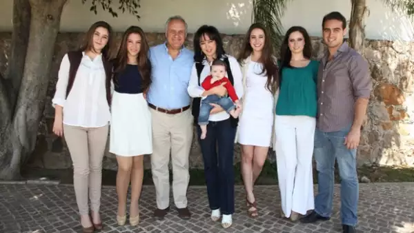 El político, quien fuera candidato del PRI al gobierno de Guanajuato, falleció durante un accidente aéreo al caer el helicóptero en el que viajaba.