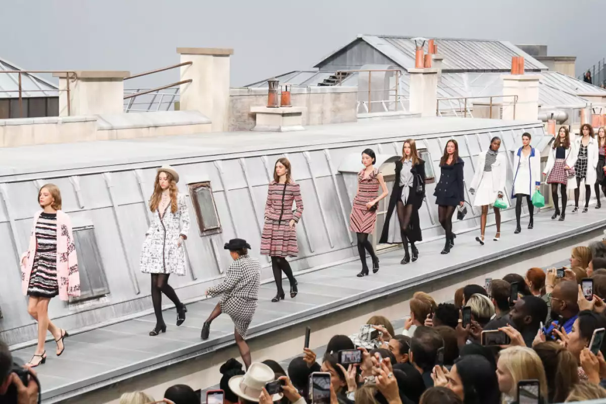 Chanel : Runway - Paris Fashion Week - Womenswear Spring Summer 2020