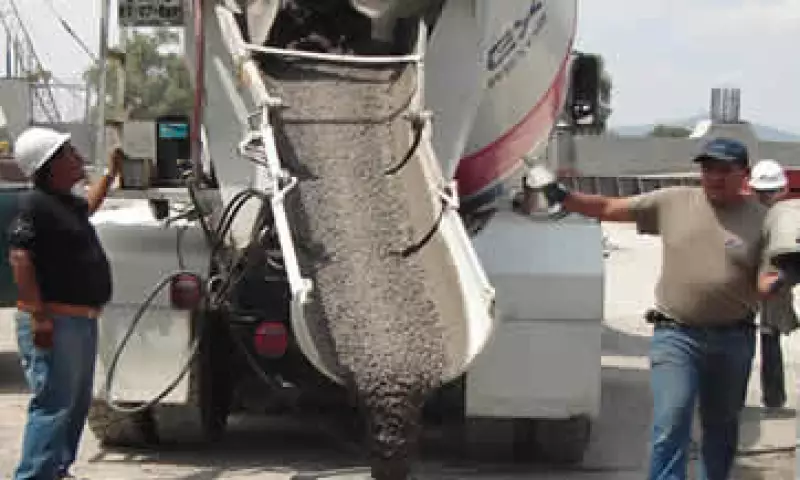 El arreglo entre ambas prevé el pago de Holcim a Cemex por 70 mde en efectivo. (Foto: Tomada del sitio de www.cemexmexico.com)