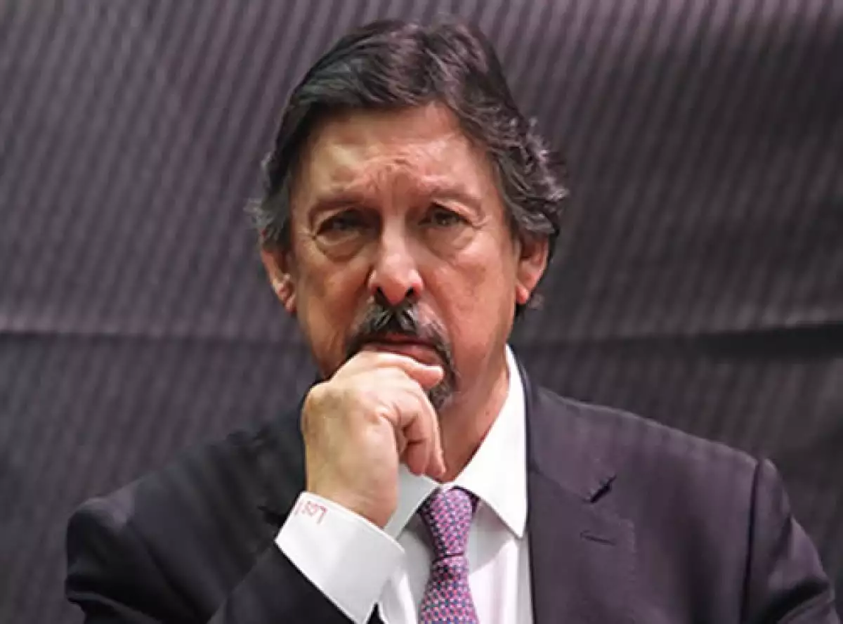 Napole�n G�mez Urrutia