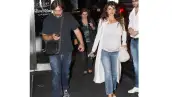 La actriz junto a su esposo Javier Bardem acudieron el viernes por la noche a la presentación de Asier Etxeandía donde la española se paró a bailar.