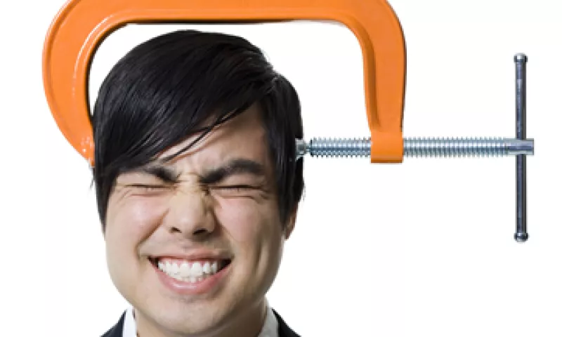 El estrés puede ser físico (dolores musculares o de cabeza) o emocional (caída de cabello, irritabilidad o ansiedad por comer o beber). (Foto: Getty Images)