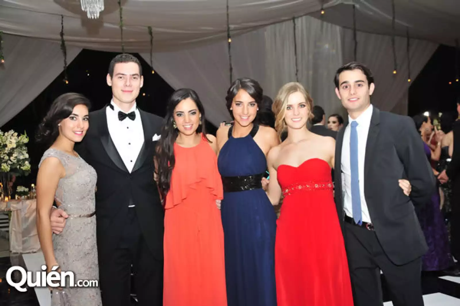 Isabel Villaseñor, Alejandro de la Torre, Daniela y Lorenza Villaseñor y Sofía y Enrique Pérez