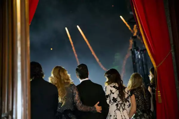 El cinturón satinado con el que la Primera Dama le dio un toque distinto a su look.