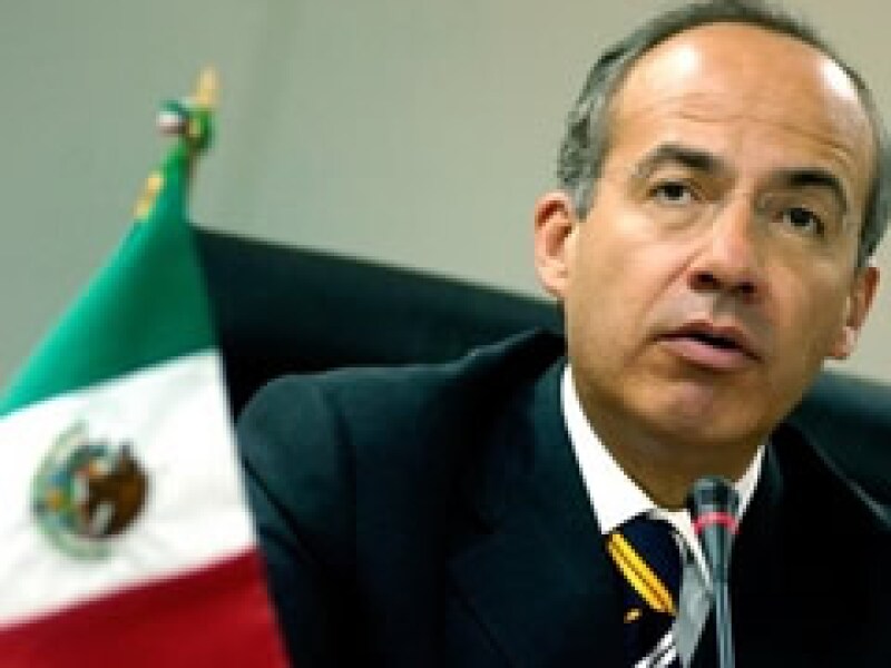 Felipe Calderón salió en defensa de los paros técnicos en las empresas. (Foto: Archivo)