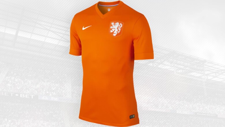 El diseño que Nike hizo es un homenaje a los 125 años del futbol holandés.