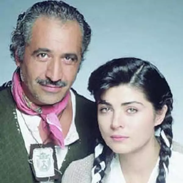 El segundo papel que consiguió fue en Simplemente María, historia protagonizada por Victoria Ruffo y Manuel Saval en 1989.