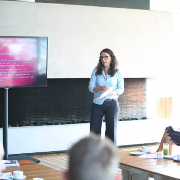 Laura Manzo, editora general de Quién