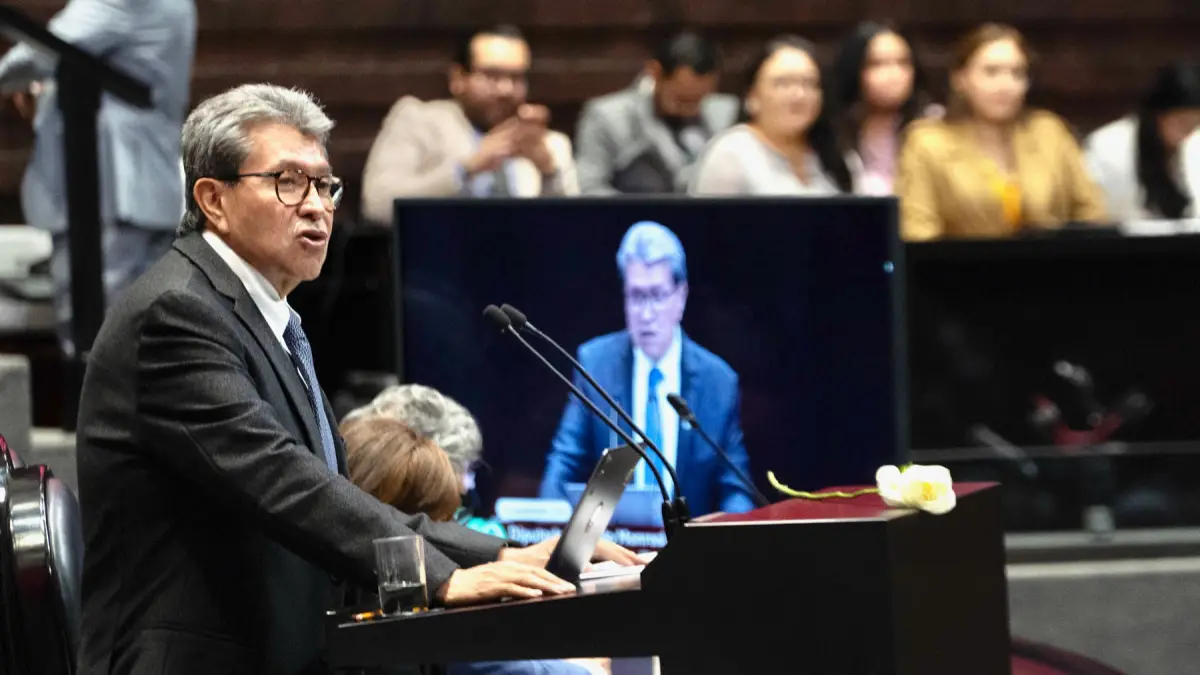 Ricardo Monreal Ávila, presidente de la Junta de Coordinación Política (JUCOPO) y coordinador del Grupo Parlamentario de Morena, durante su intervención en la sesión ordinaria de la Cámara de Diputados.