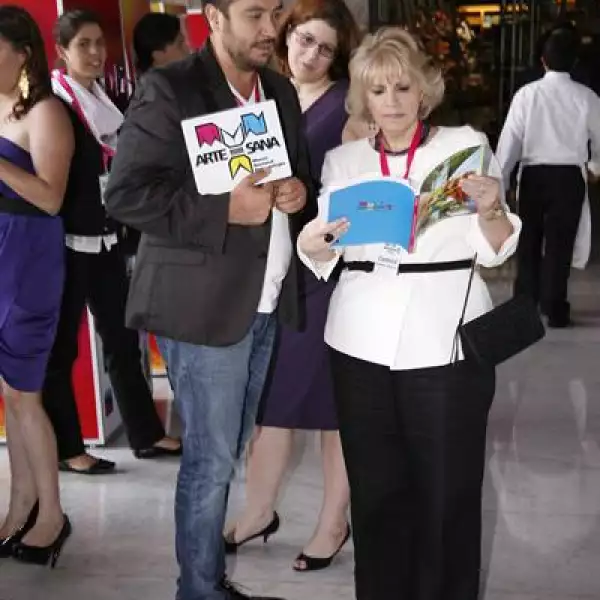 Juan Carlos Campos,Madeleine Bremond