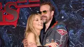 Millie Bobby Brown y David Harbour