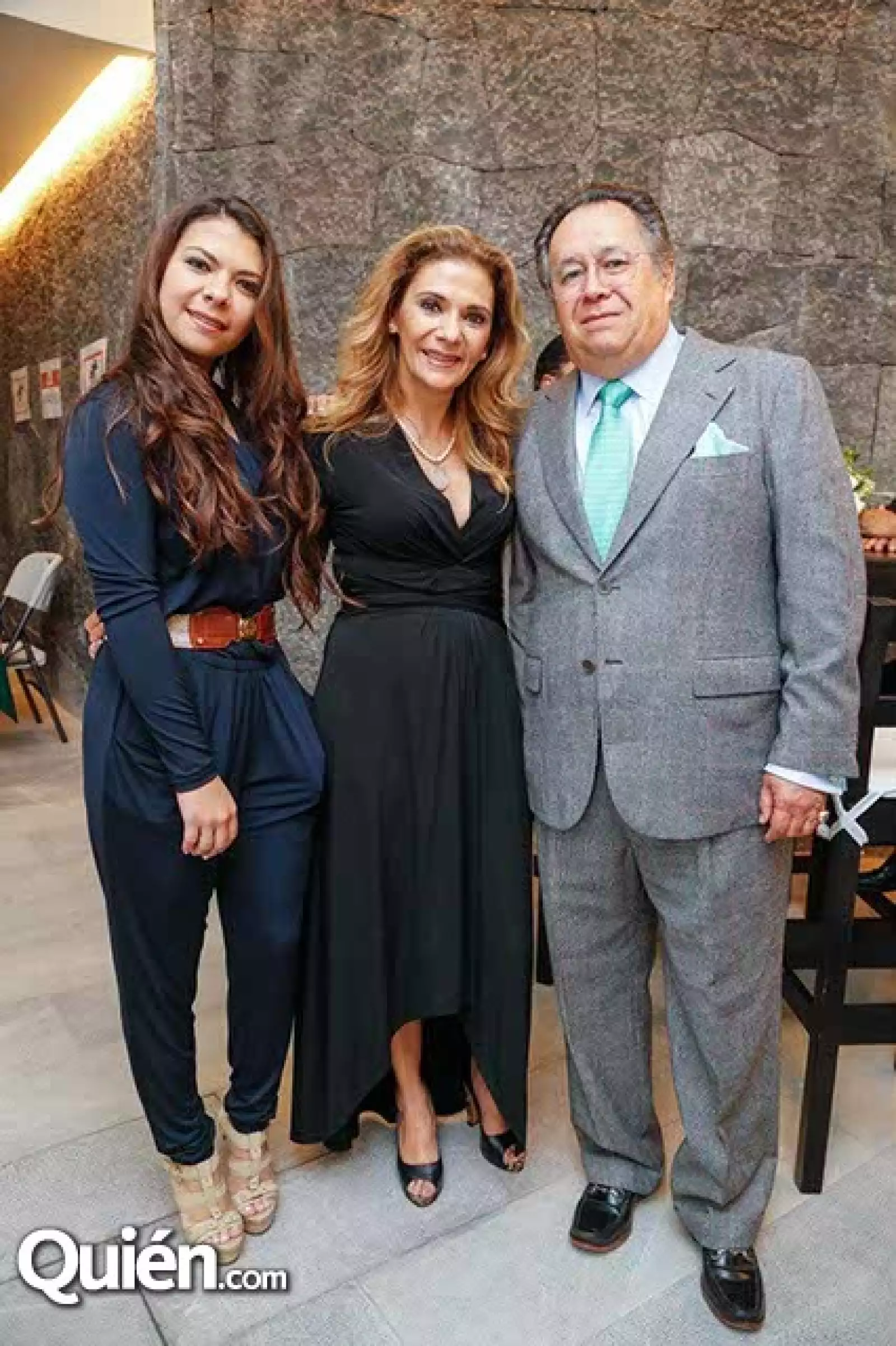 Giovanna Caloca,Claudia Villegas y Armando Niño de Rivera.