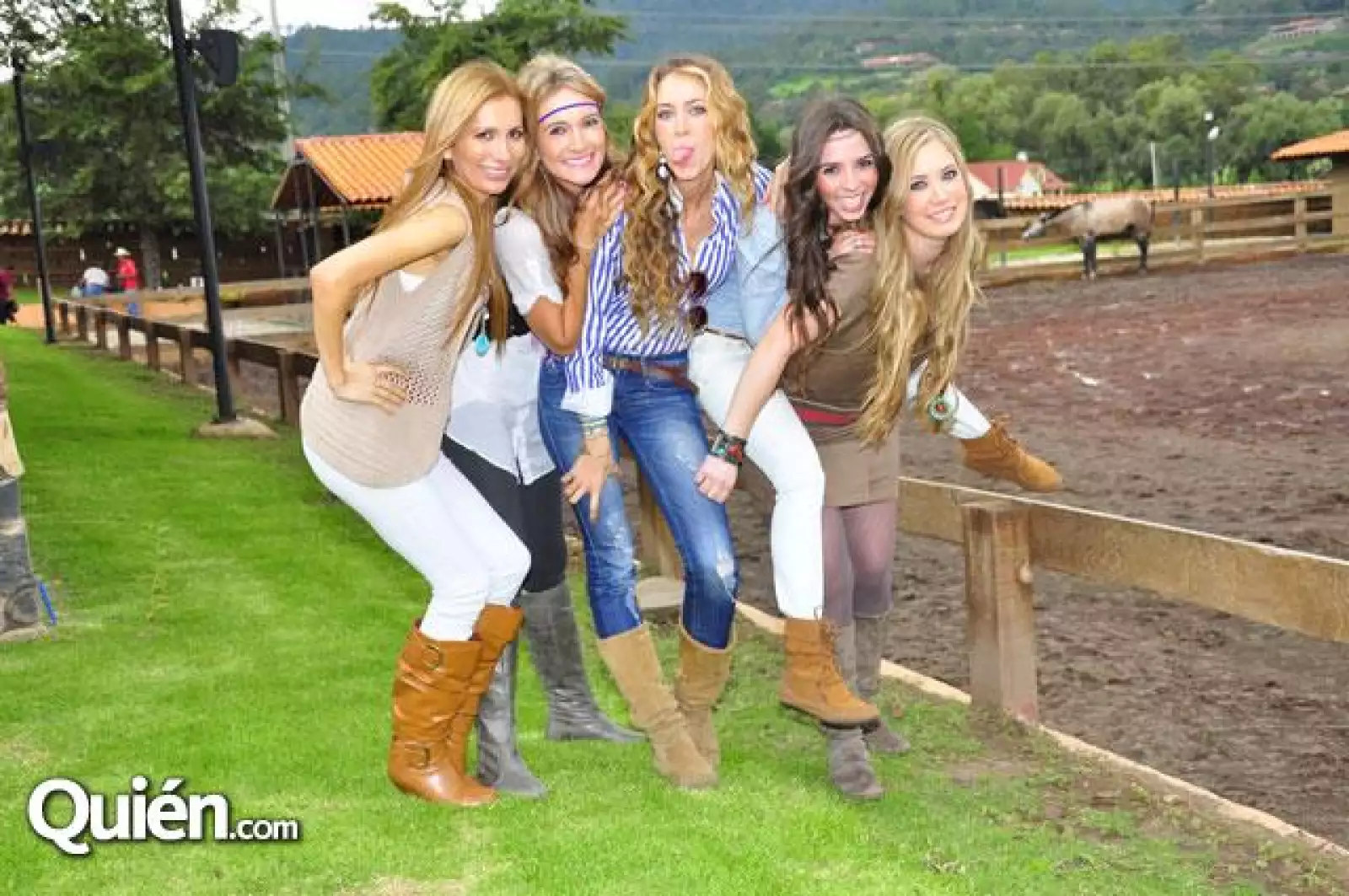 Fanny Sáenz,Caro Zepeda,Paloma Gascón,Ivonne Orendain,Anette Meier.