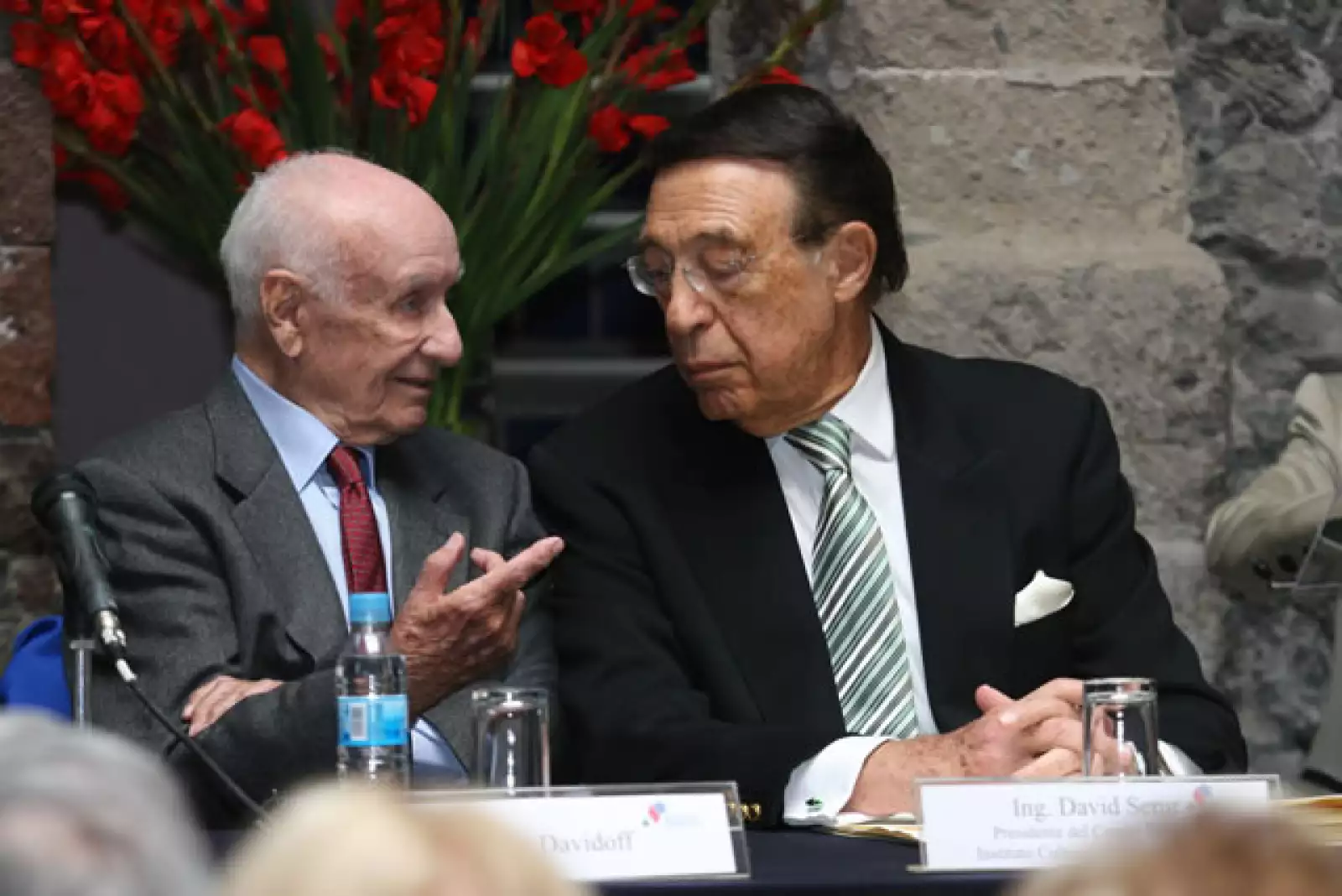 Homenaje a Jacobo Zabludovsky y Leon Davidoff.