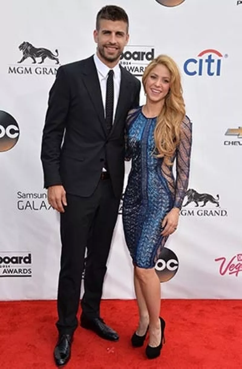 La cantante reveló a E! Online que desde el primer momento que vio al futbolista éste le prometió un futuro que se ha ido cumpliendo en su relación.