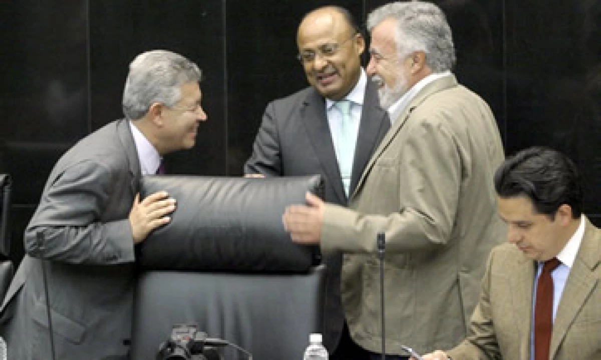 Las normas definen, entre otras cosas, las contraprestaciones que tendrá que pagar al Estado un particular que reciba un contrato. (Foto: Cuartoscuro)