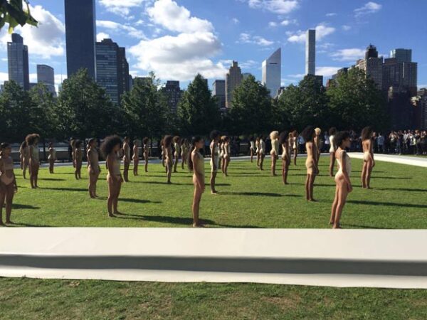 El desfile fue el la Roosevelt Island en el East River de NY.