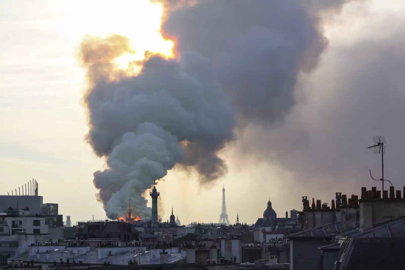 Incendio Notre Dame-13