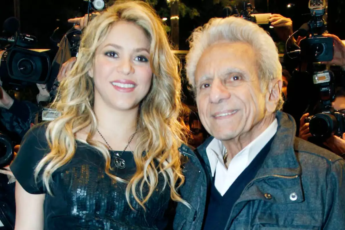 shakira-papa (3).jpg