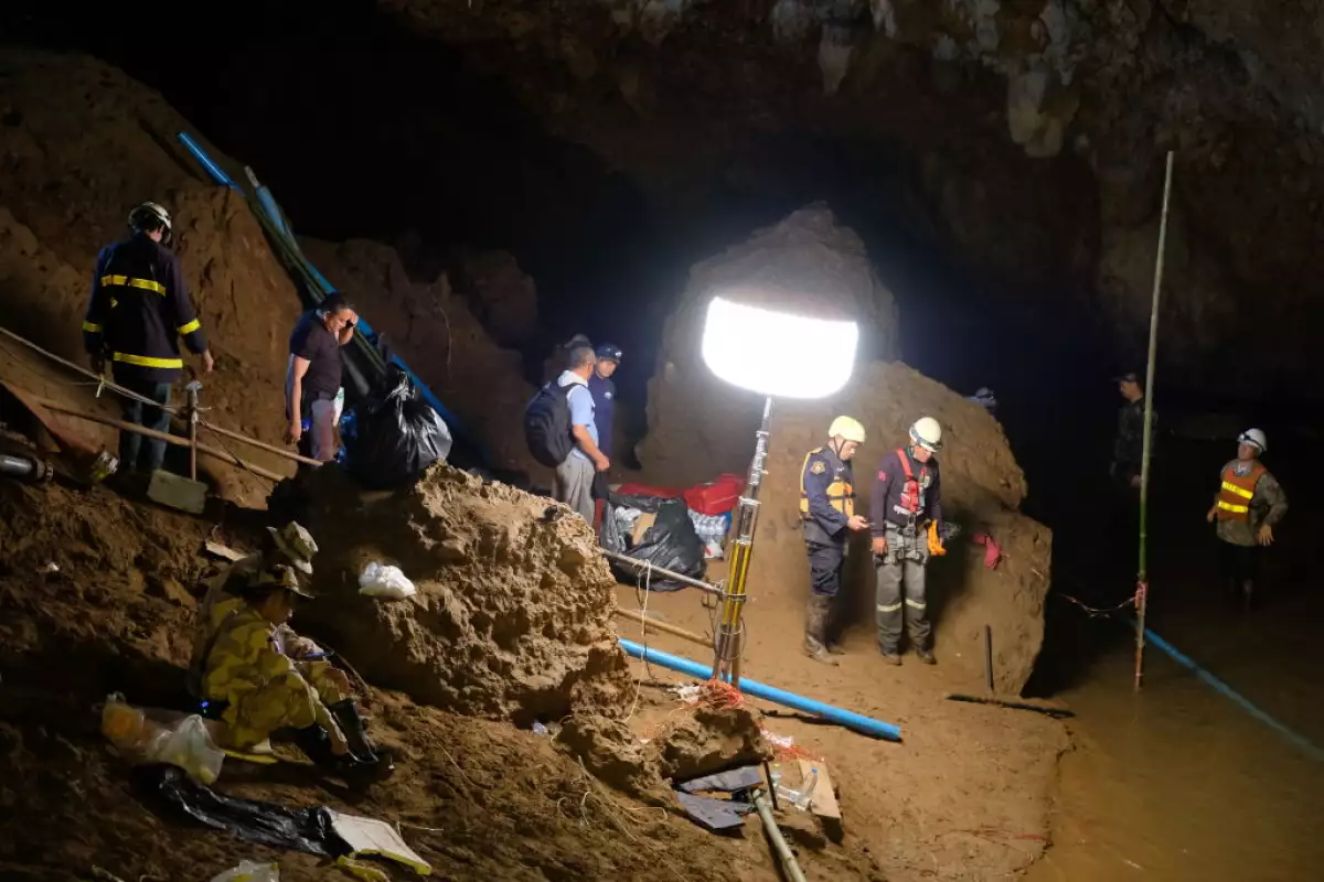 Rescate en la cueva.