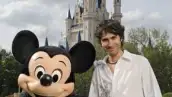 El cantante y su esposa, Celina, llevaron a Mateo y María a festejar el día del niño a Walt Disney World en donde la familia disfrutó de los parques temáticos.