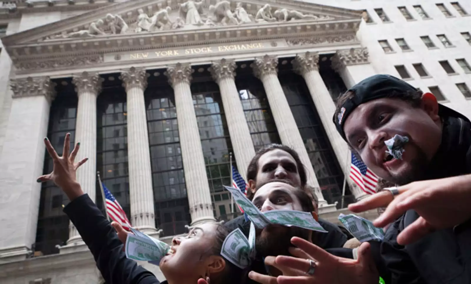 Los inconformes no mostraron indicios este lunes de amainar en su campaña.