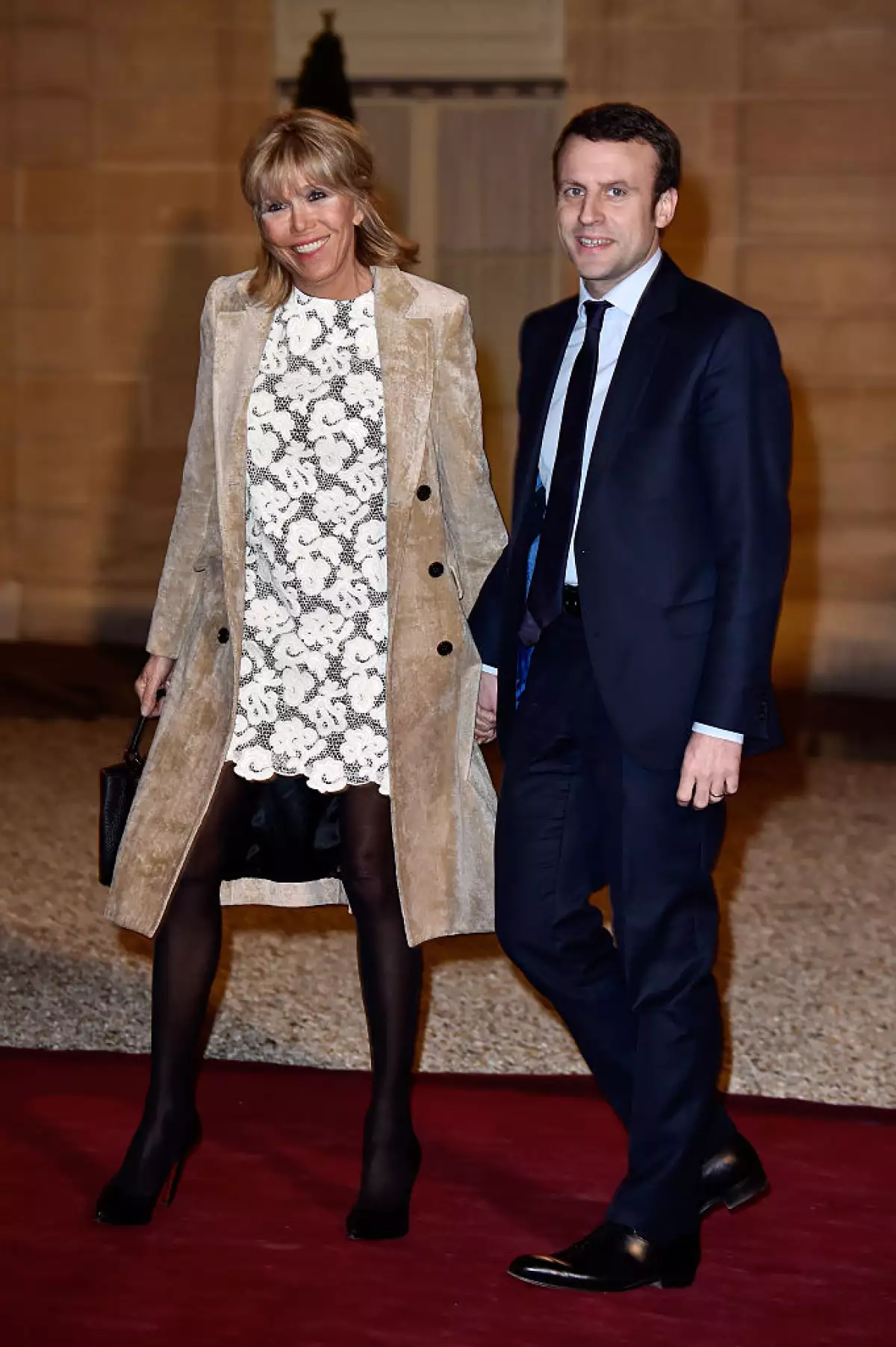 Foto de archivo de emmanuel macron y brigitte macron en 2016