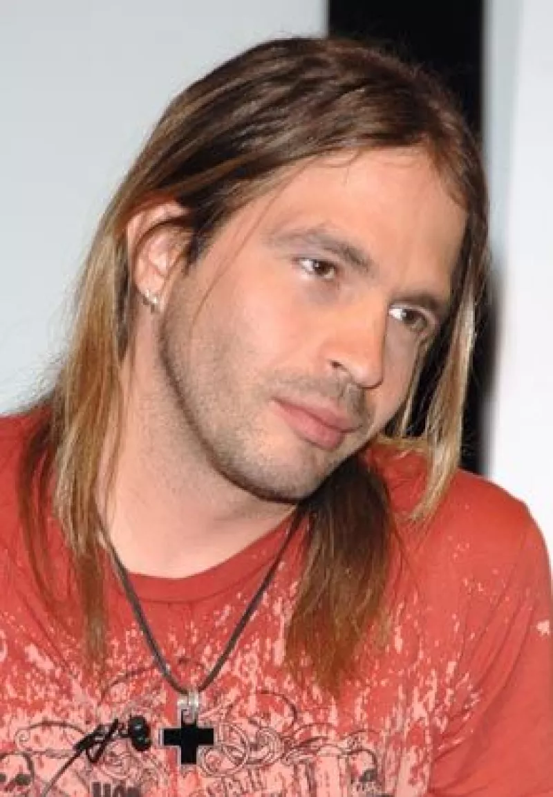 Sergio Vallín está dando los toques finales a "Bendito entre las mujeres", que saldría a la venta a nivel mundial el 22 de septiembre.