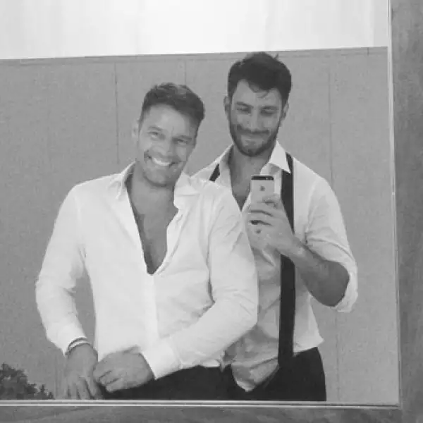 Ricky Martin feliz después de asistir a la boda de Eva y Pepe