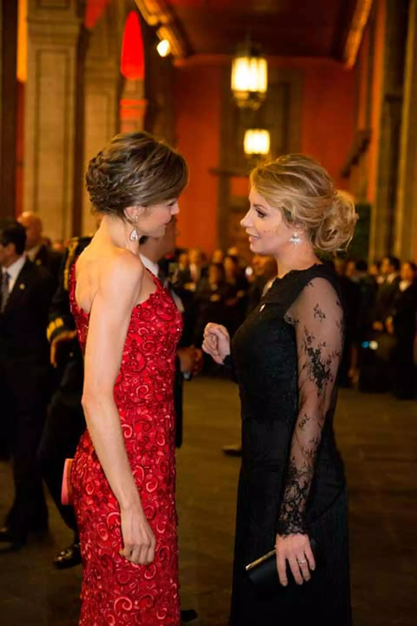 La reina Letizia de España y la primera dama Angélica Rivera.