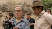 Rodrigo Prieto y Tenoch Huerta en la filmación de Pedro Páramo. 
