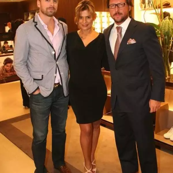 Hugo Van Belle,Sara Cuellar,Luis Prados