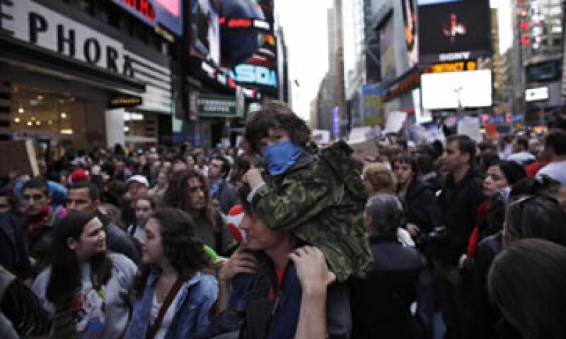 Los manifestantes abogan por mantenerse en las calles en repudio del lucro corporativo y el sistema financiero global. (Foto: Reuters)