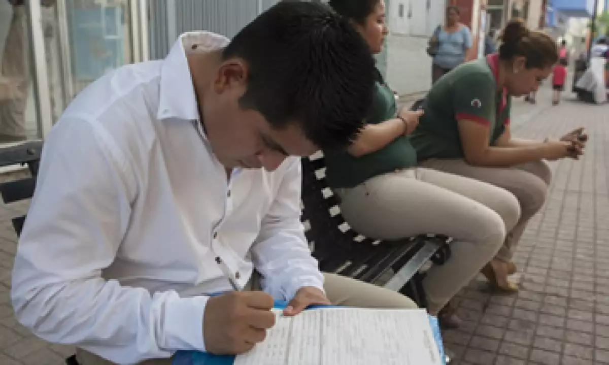 La población ocupada en el sector servicios fue del 41.9%. (Foto: Cuartoscuro )
