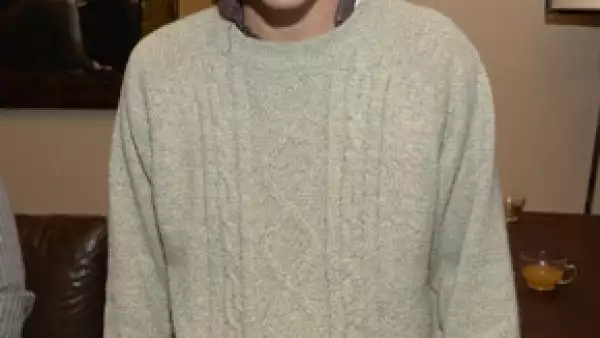 Harry Styles bromeó con una joven que asistió a su concierto vestida de novia.