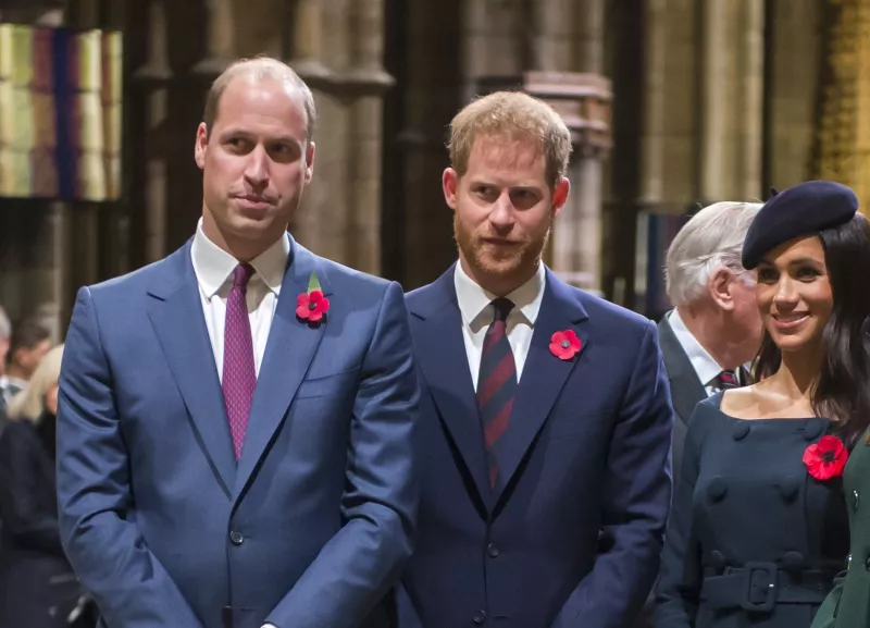 Príncipe William, príncipe Harry y Meghan Markle 