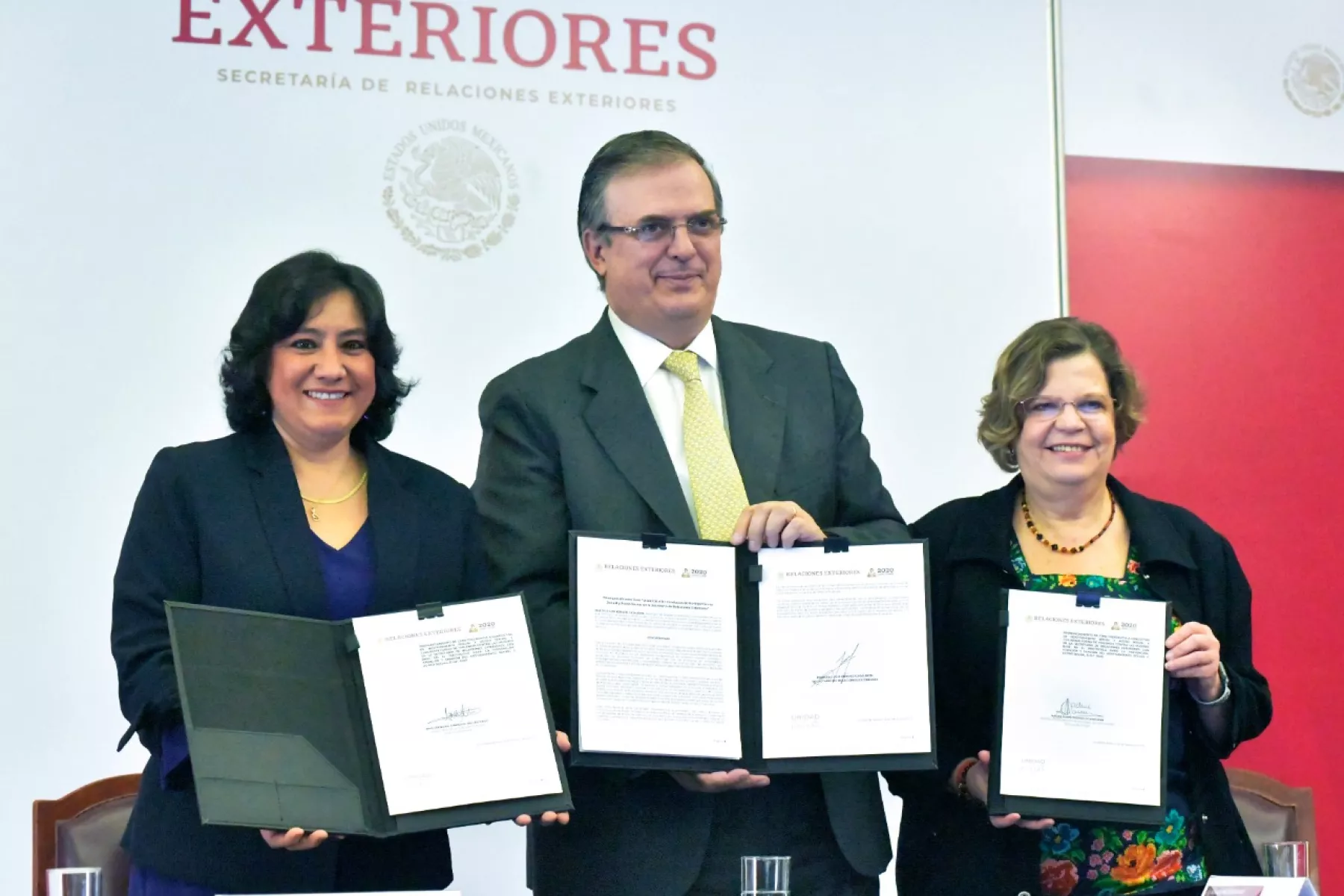 Irma y Ebrard
