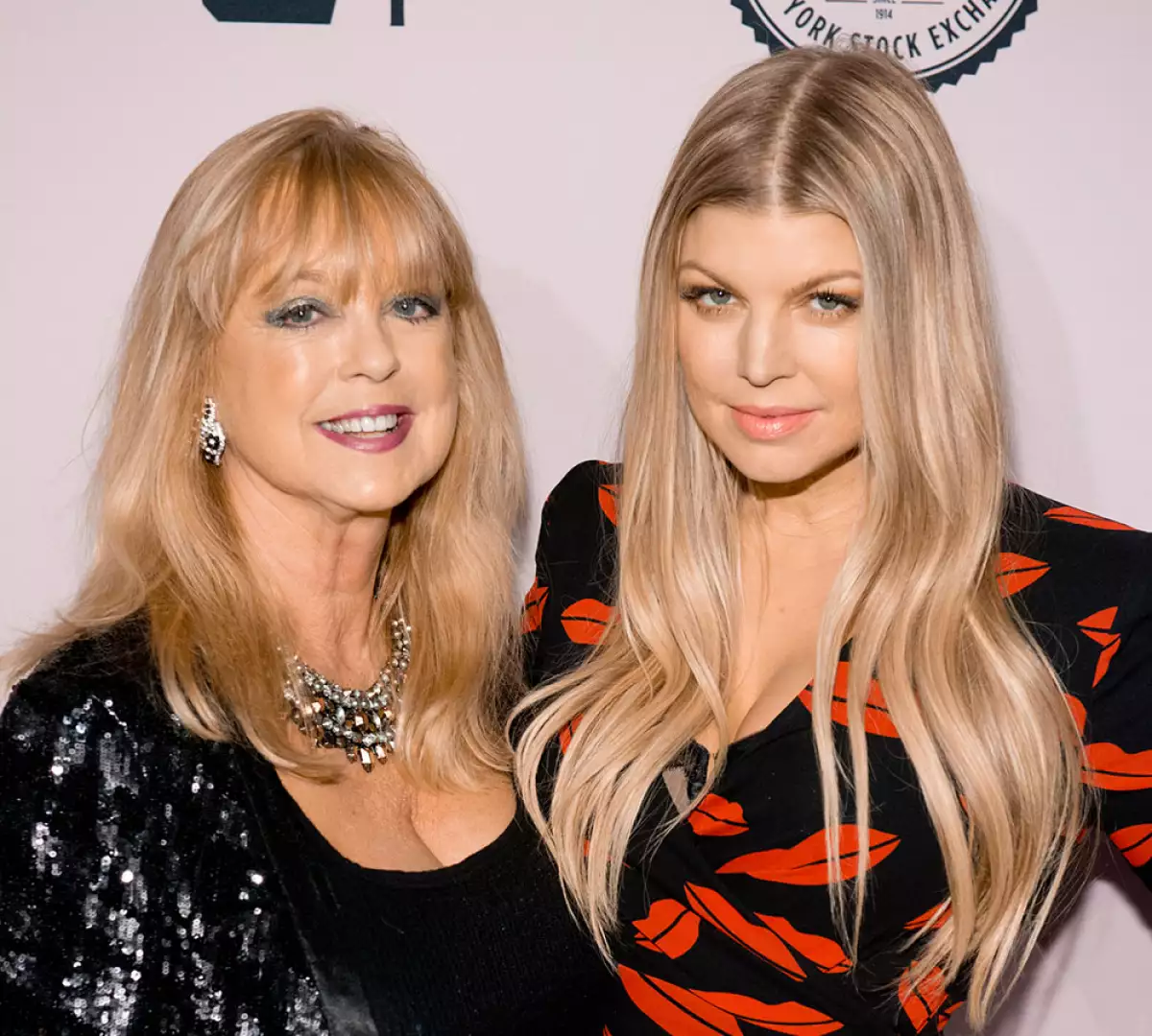 Fergie y su mamá