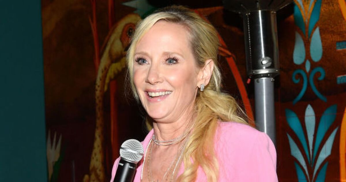 Anne Heche suffers a serious car accident; reported in critical condition Anne Heche suffers a serious car accident; reported in critical condition