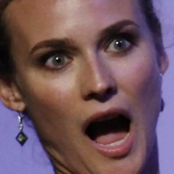 SOPRENDIDA. Como se mencionó en una de las fotos anteriores, Diane Kruger por más caras que haga no se ve fea.