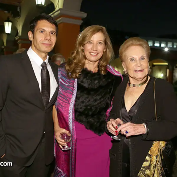 Gustavo Salmones, Yvonne Severne y June Lowel