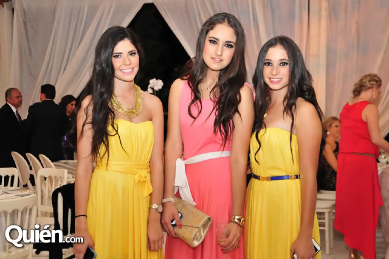 Rosa Watanabe con Lorena y Valeria Plasencia