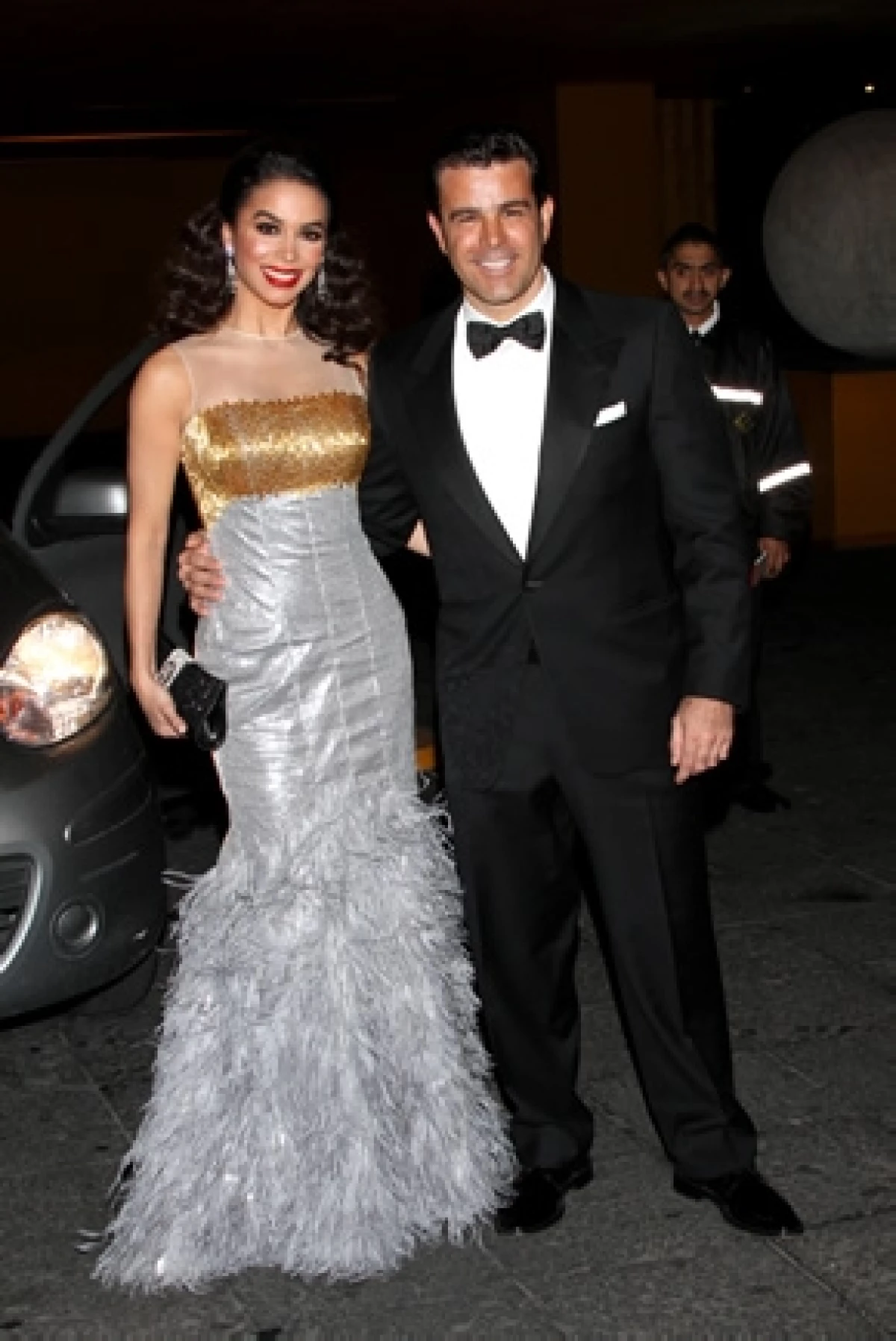 La actriz, cantante y conductora, quien en el 2014 festejará 20 años de casada con Eduardo Capetillo, se dijo orgullosa de la familia que ha formado.