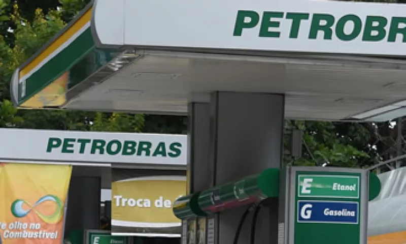 La petrolera desinvertirá en producción y exploración  a nivel local y externo. (Foto: AFP )